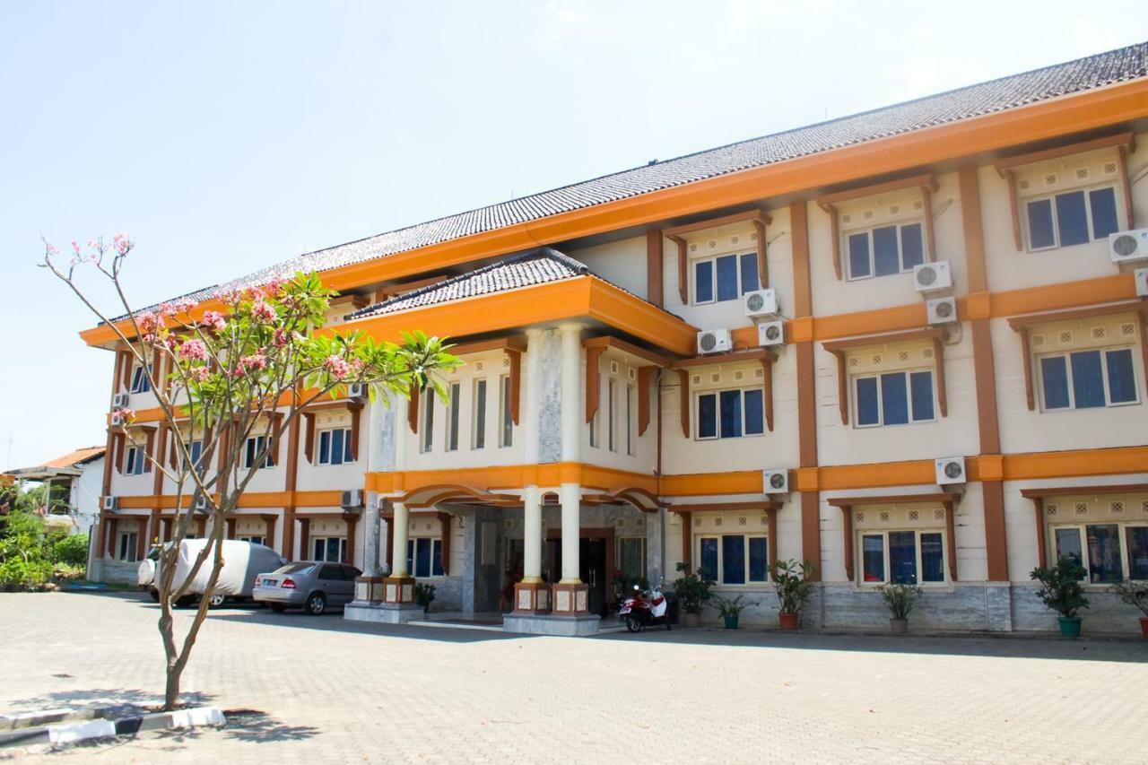 Hotel Wiwi Perkasa 2 Indramayu Extérieur photo