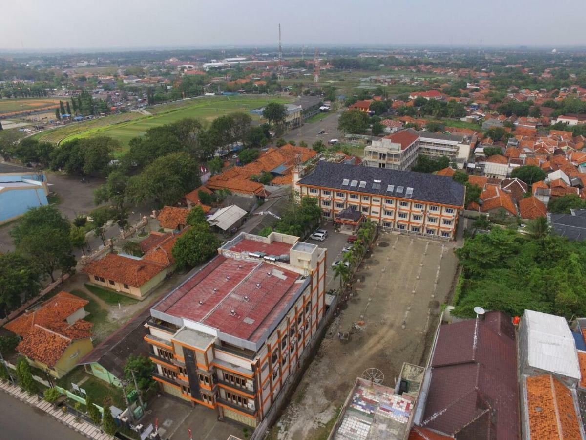 Hotel Wiwi Perkasa 2 Indramayu Extérieur photo